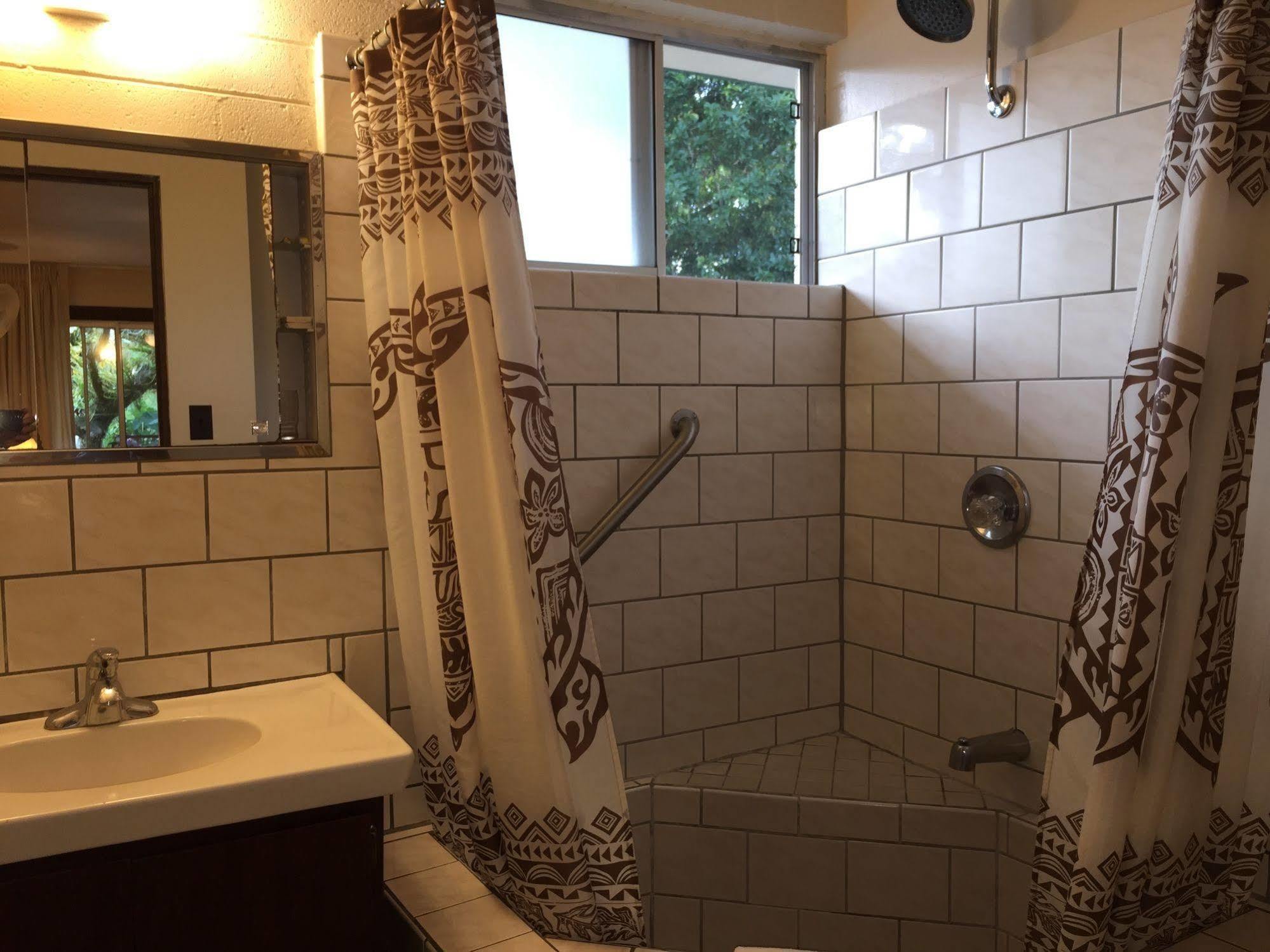 Dolphin Bay Hotel Hilo Ngoại thất bức ảnh